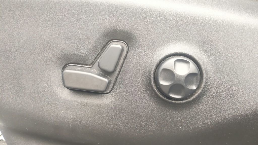 Used 2018 Chrysler Pacifica Touring Plus w/ S Appearance Package image 17