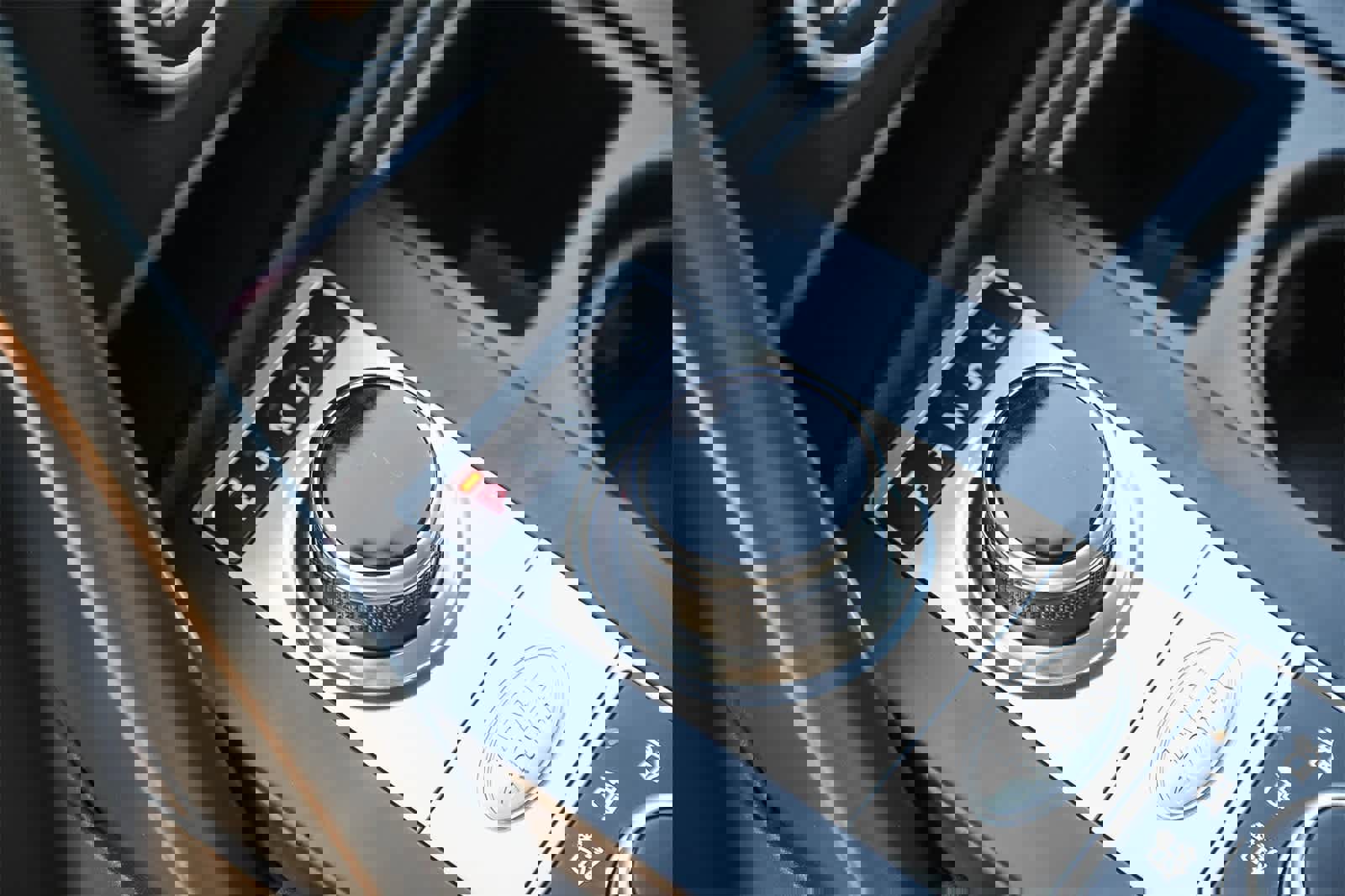 Used 2020 Land Rover Discovery Landmark image 20