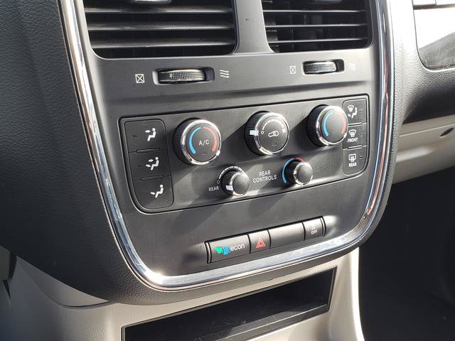 Used 2016 Dodge Grand Caravan SXT w/ Rear Park Assist Package FWD image 22
