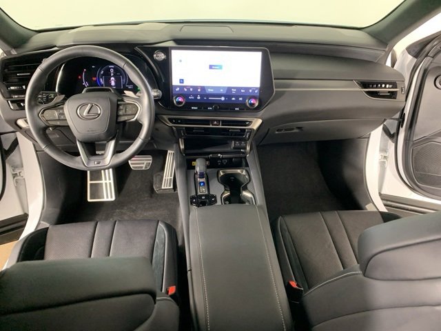 Used 2023 Lexus RX 500h F Sport image 10