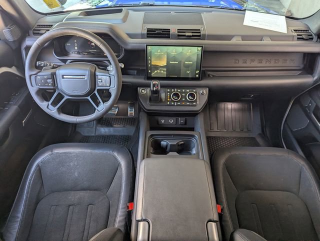 Used 2023 Land Rover Defender 110 image 14