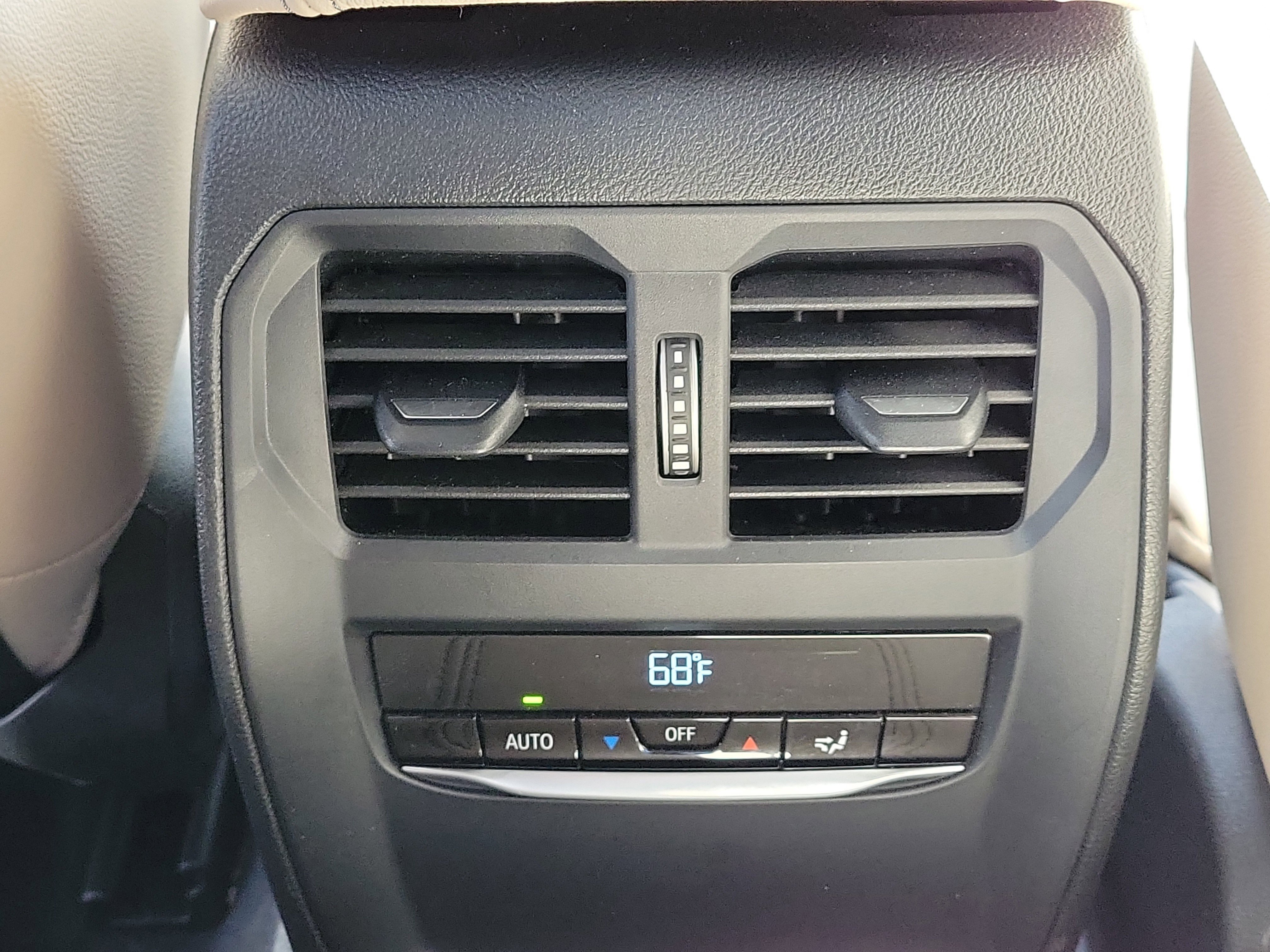 Used 2024 BMW M440i Convertible w/ Premium Package image 9