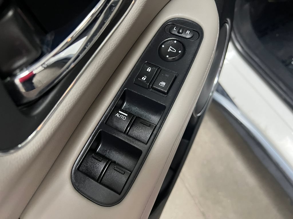Used 2018 Honda HR-V EX-L image 12