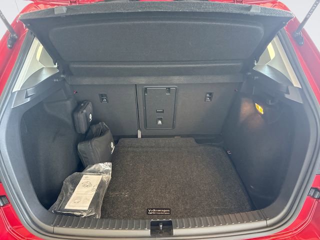 Used 2022 Volkswagen Taos SE image 25