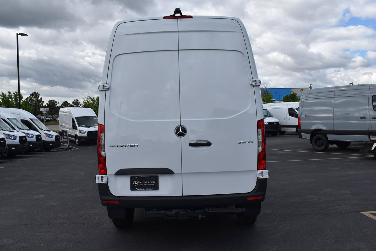 Used 2024 Mercedes-Benz Sprinter 2500 image 4