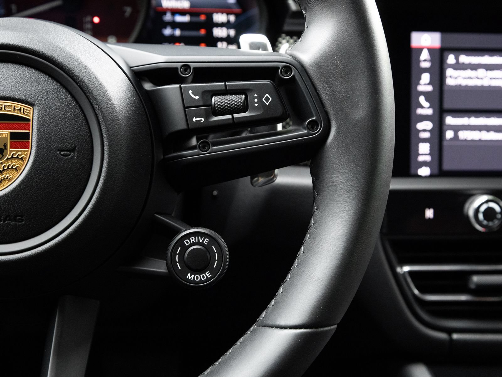 Certified 2023 Porsche Macan S AWD/4WD image 15