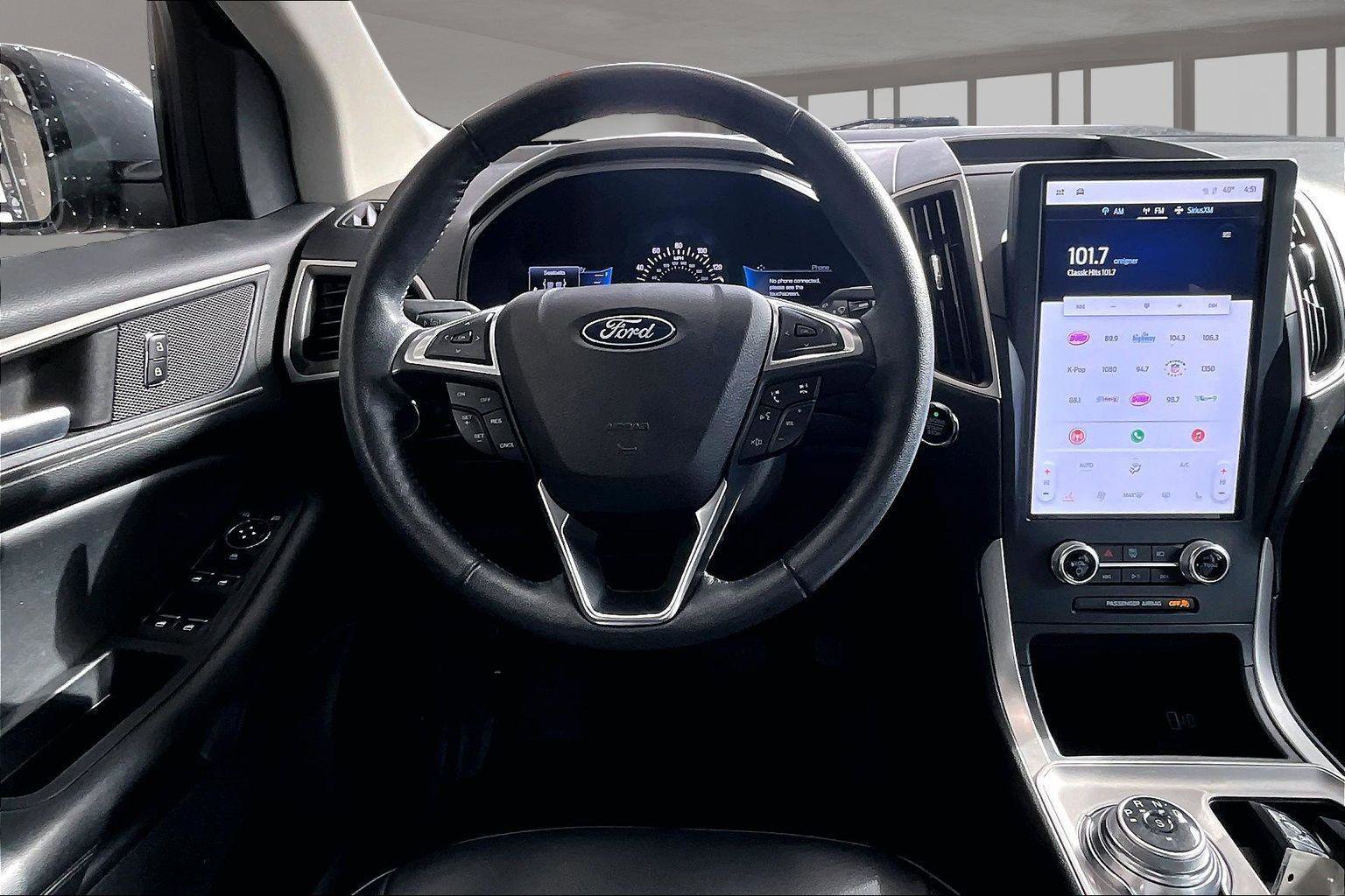 Used 2023 Ford Edge SEL image 6