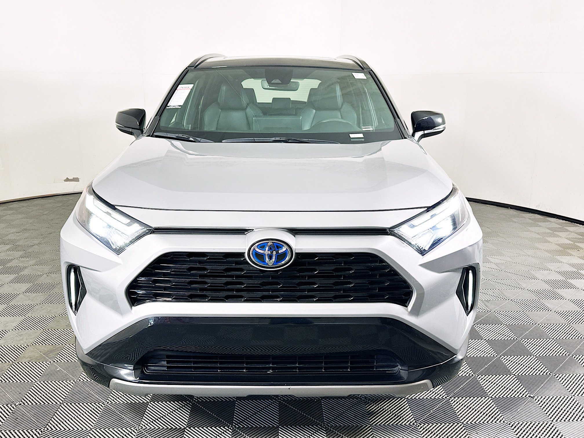 Used 2024 Toyota RAV4 XSE AWD/4WD image 8