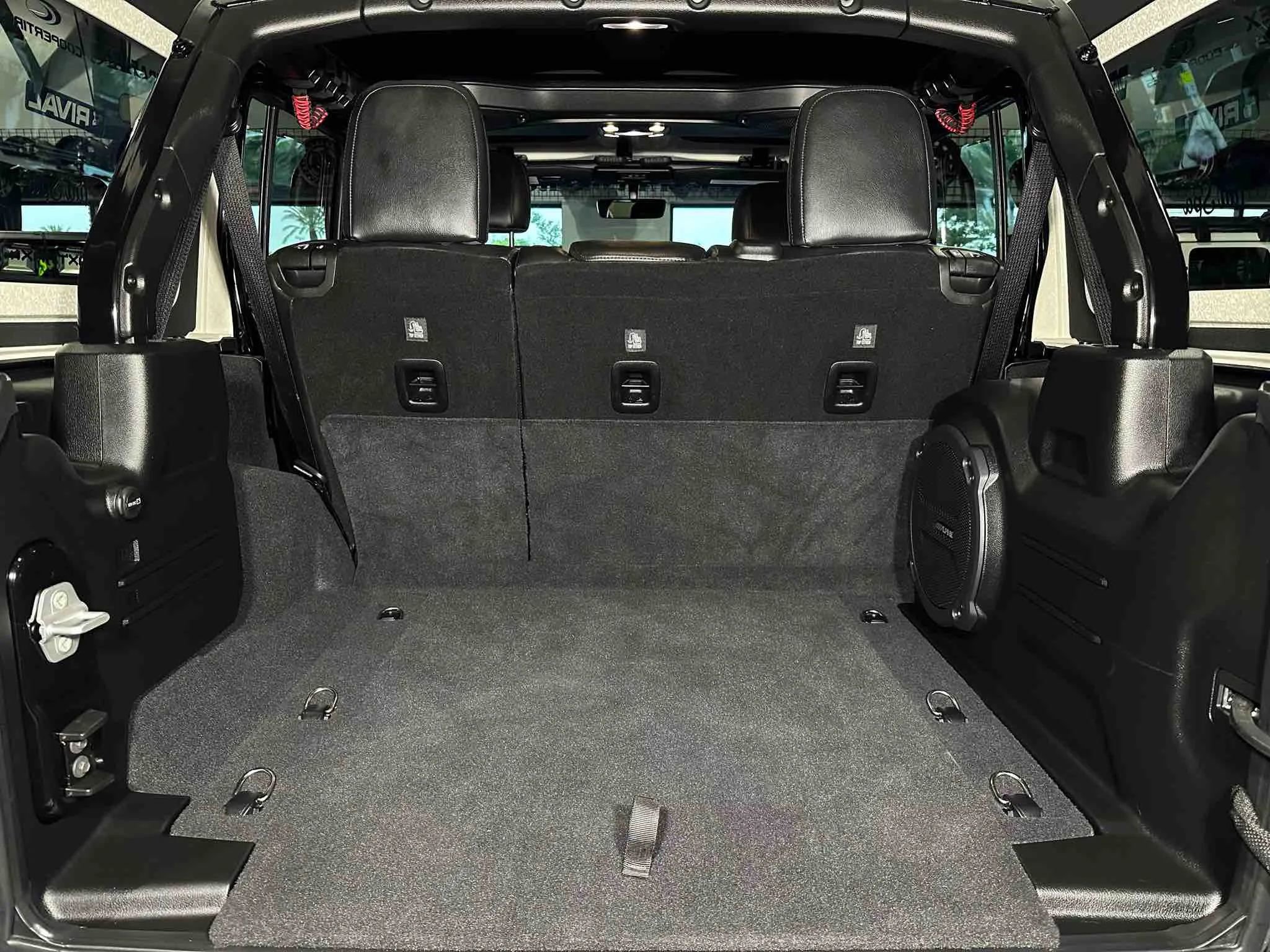 Used 2022 Jeep Wrangler Unlimited Rubicon w/ Xtreme Recon 35" Tire Package image 27