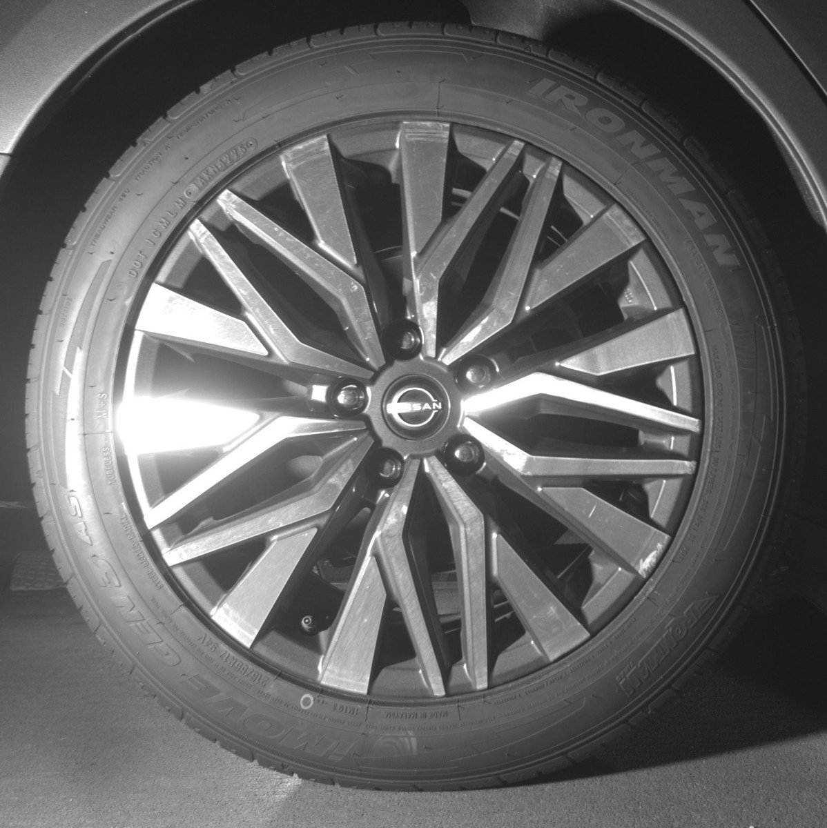 Used 2025 Nissan Altima 2.5 SV FWD image 15