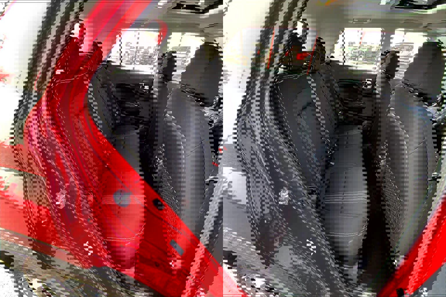 Used 2025 Hyundai Venue SEL image 19