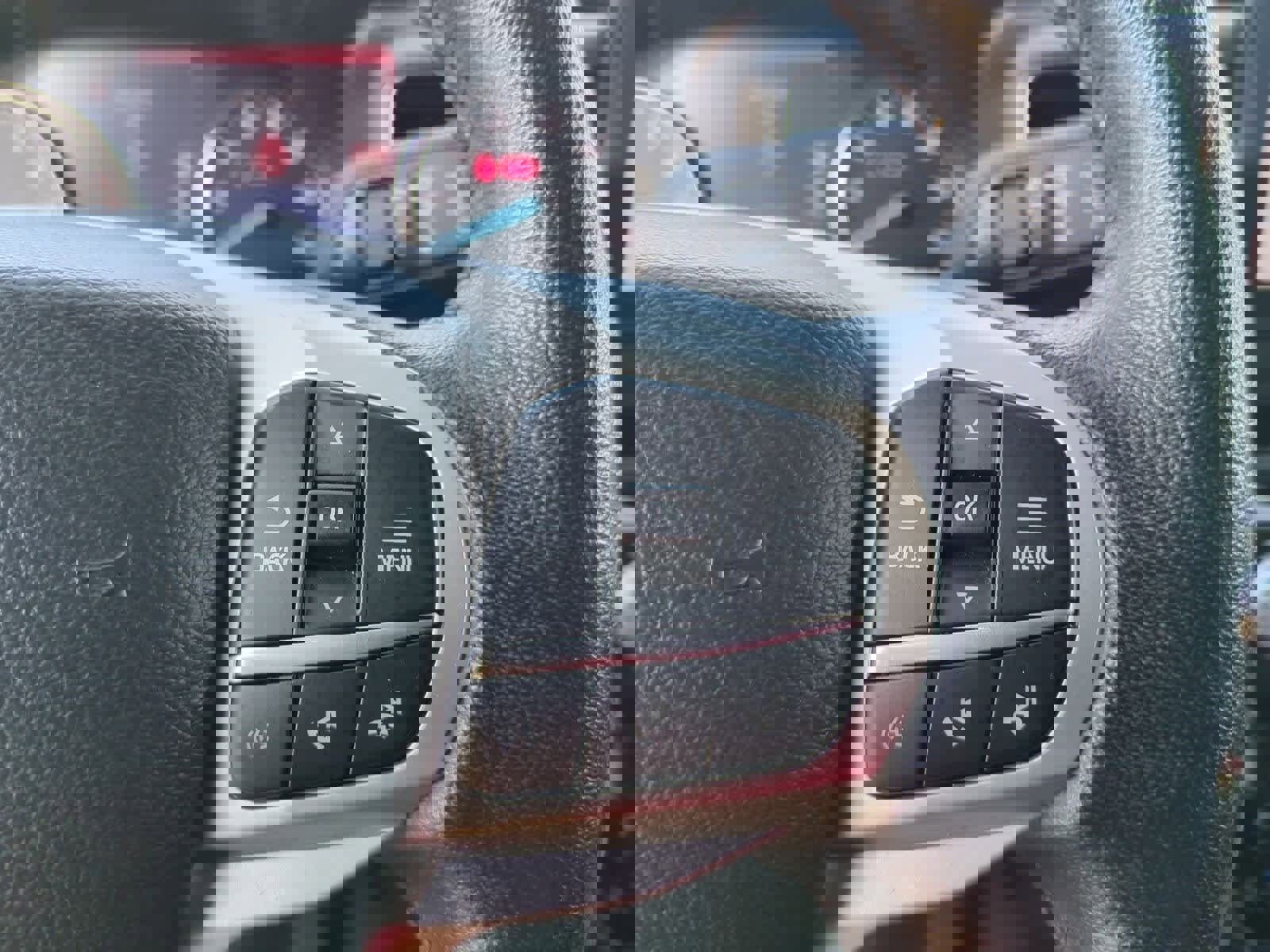 Used 2023 Ford Explorer Limited image 24