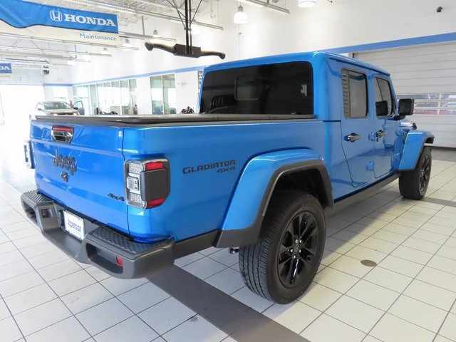 Used 2025 Jeep Gladiator Sport image 13