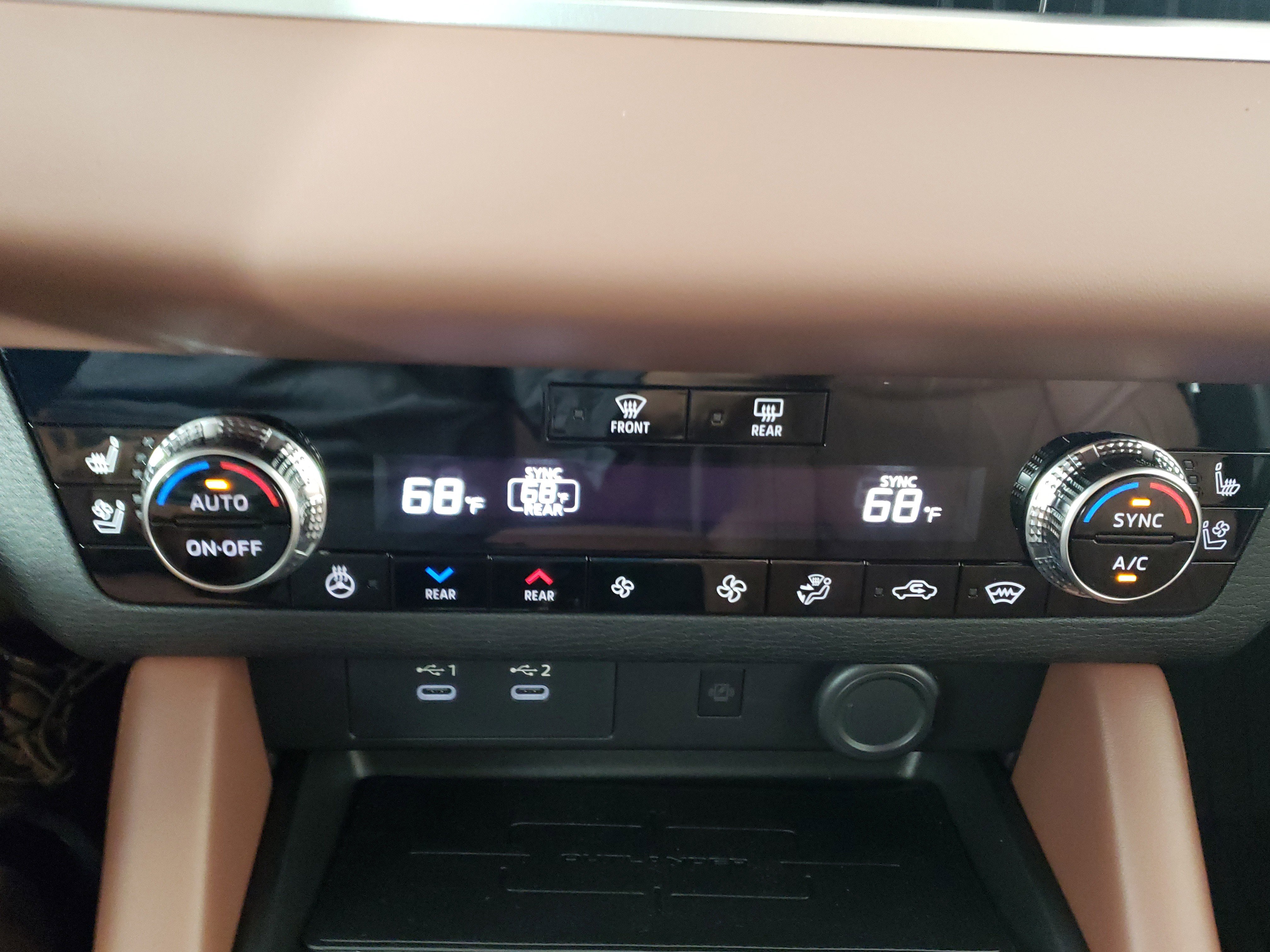 New 2025 Mitsubishi Outlander SEL image 24