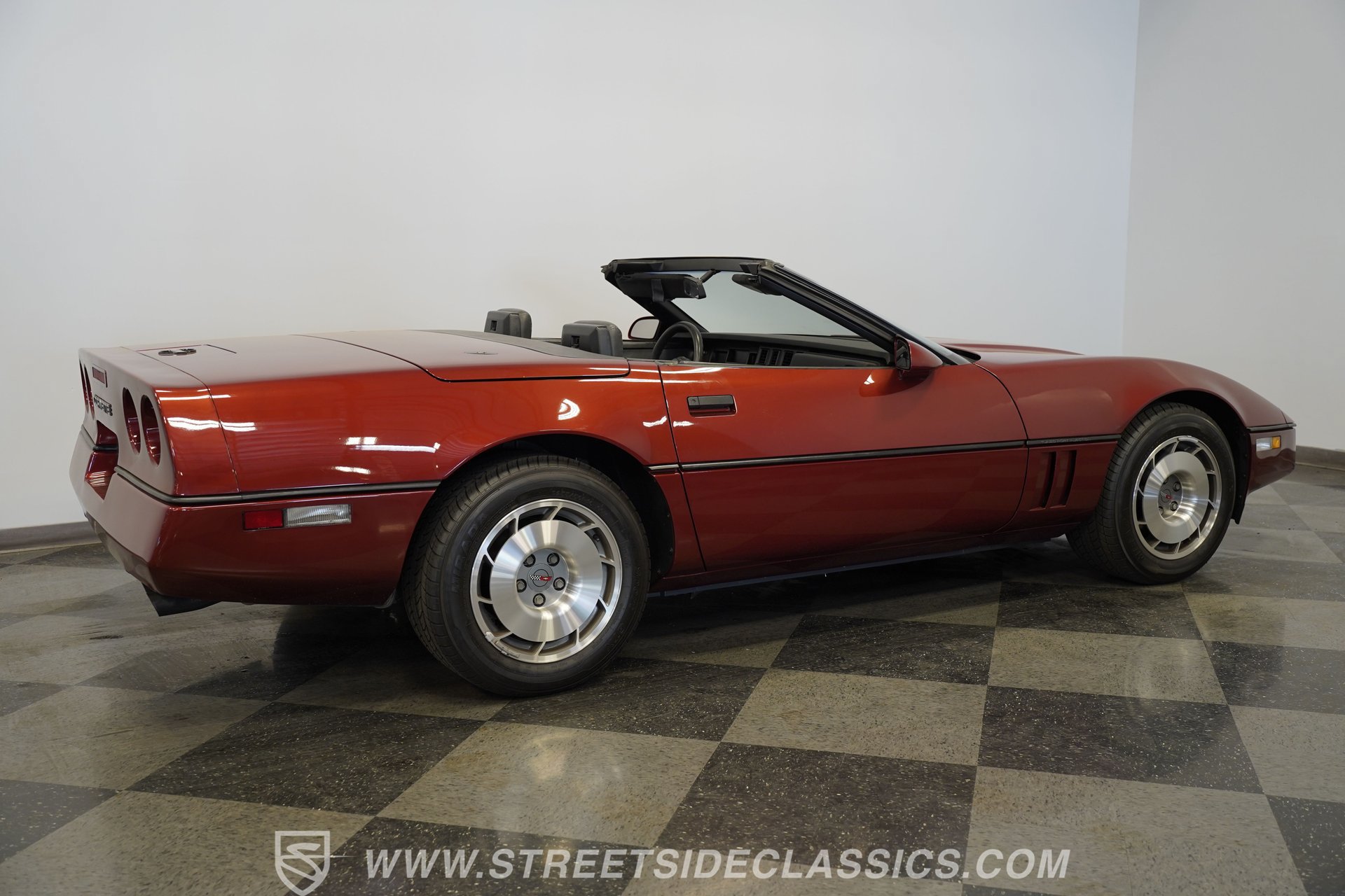 Used 1987 Chevrolet Corvette Convertible RWD image 14