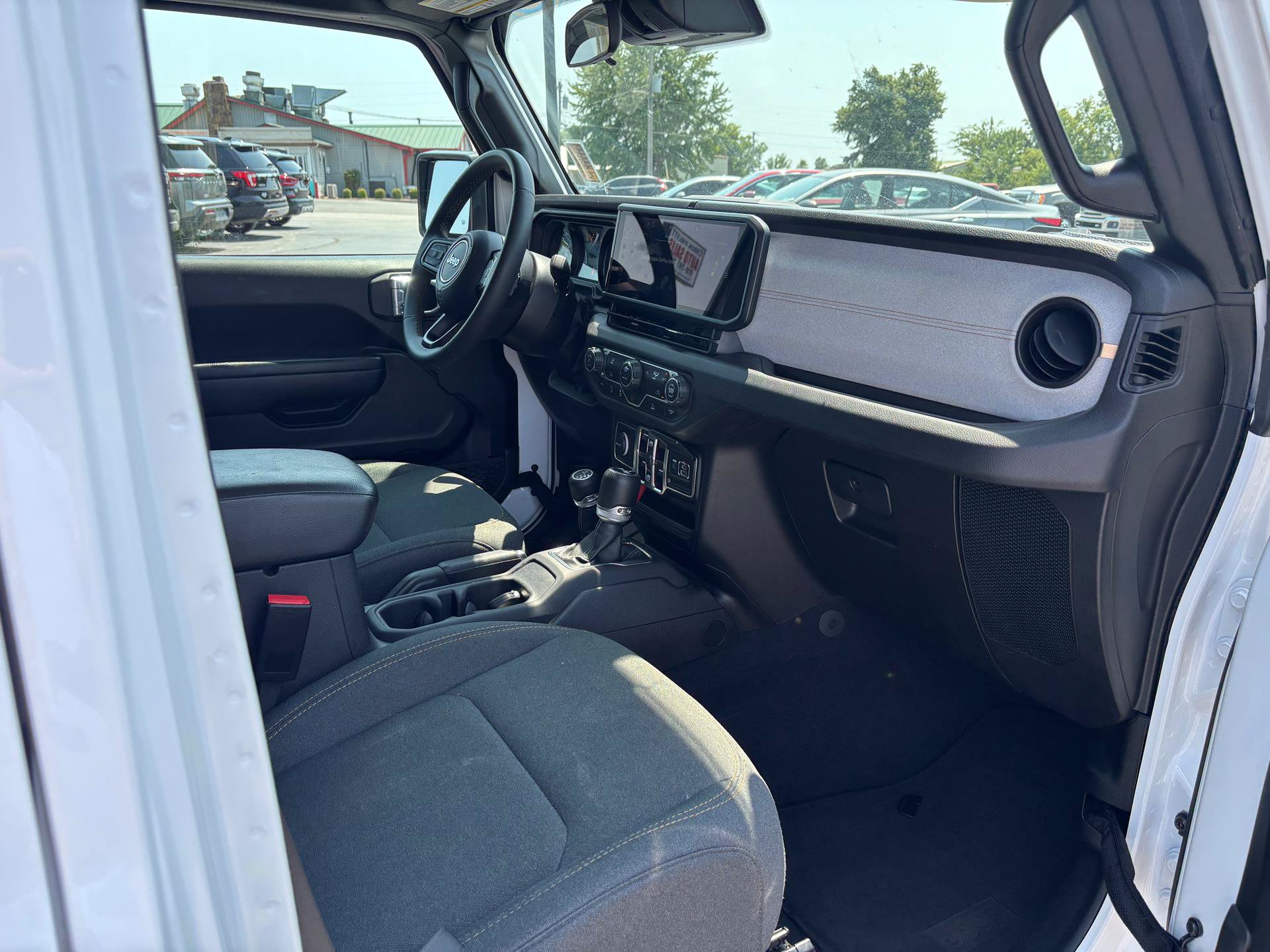 Used 2024 Jeep Wrangler Unlimited Sport AWD/4WD image 19