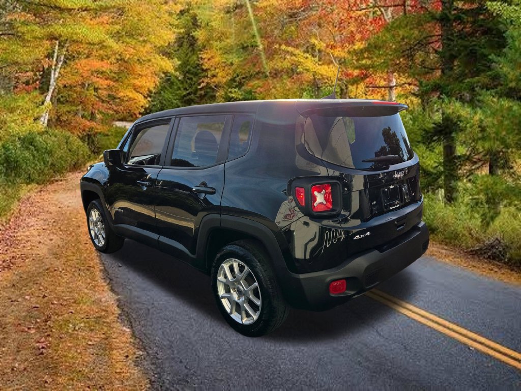 Used 2023 Jeep Renegade Latitude AWD/4WD image 6