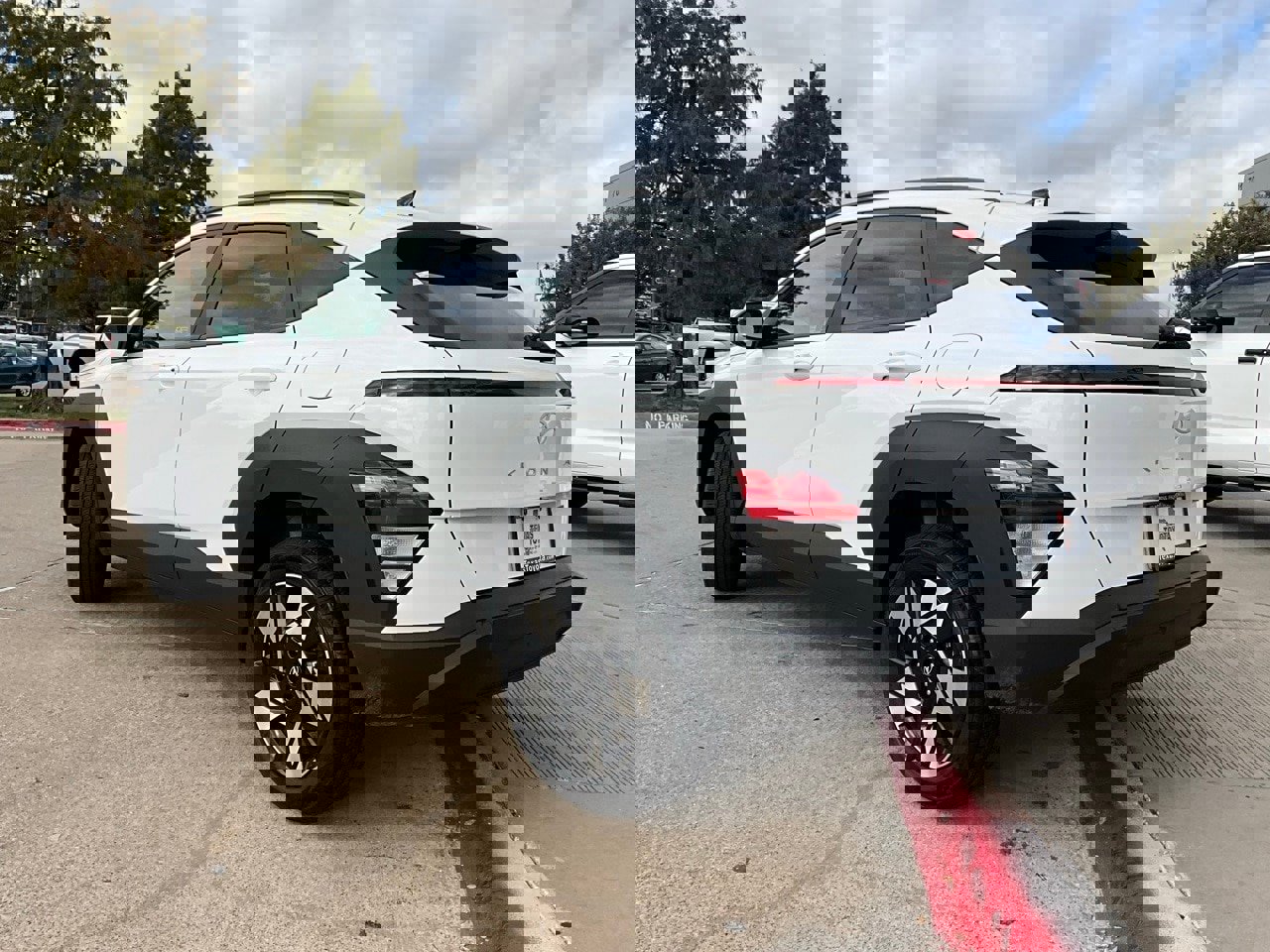 Used 2025 Hyundai Kona SEL image 8