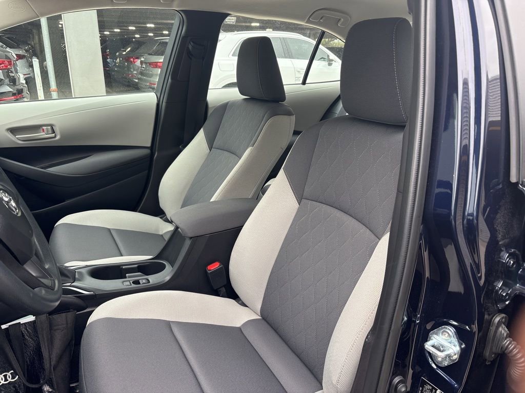 Used 2025 Toyota Corolla LE image 13