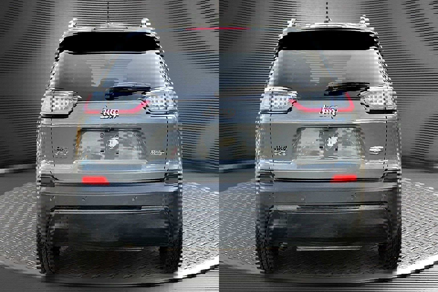 Used 2019 Jeep Cherokee Latitude Plus w/ Cold Weather Group image 5