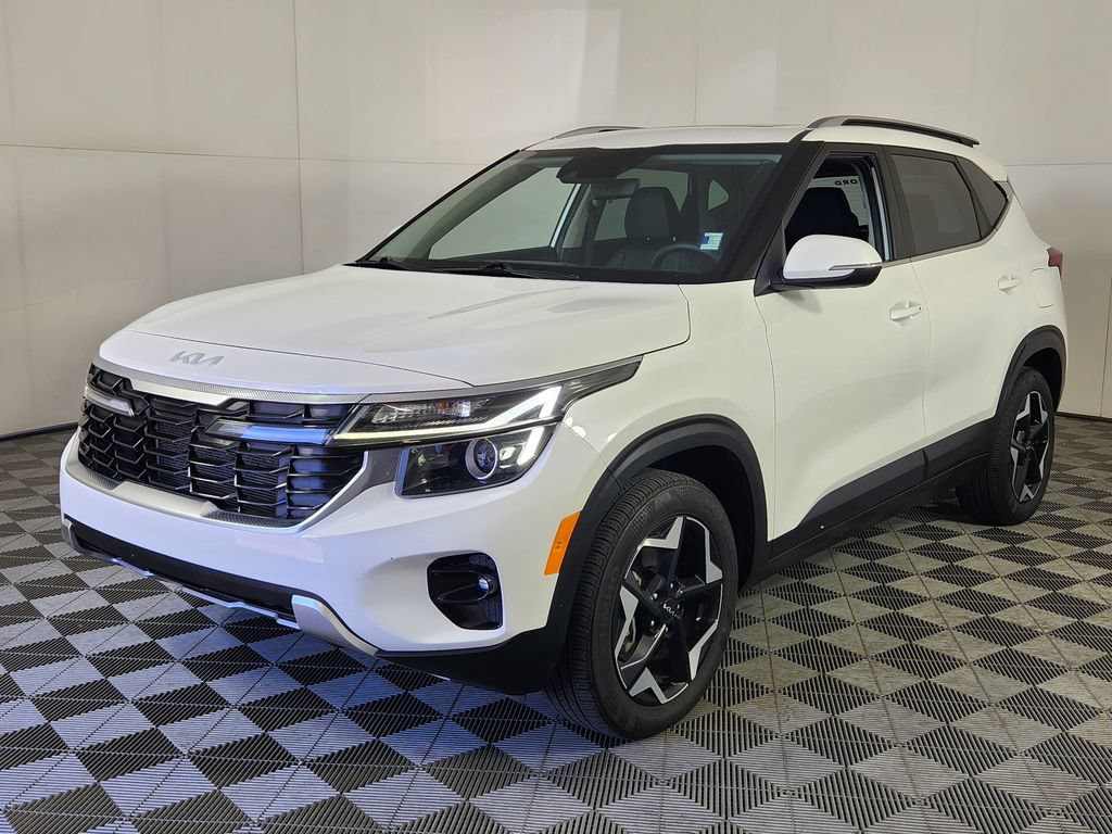 Used 2024 Kia Seltos EX AWD/4WD image 3