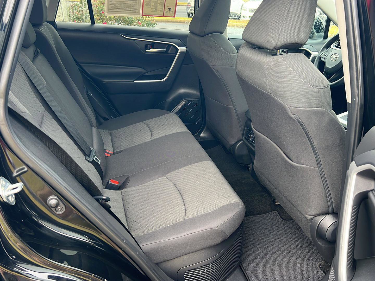 Used 2021 Toyota RAV4 XLE image 11