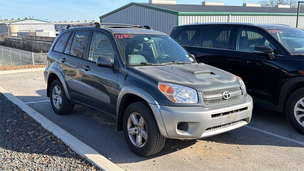 Used 2004 Toyota RAV4 Base image 3