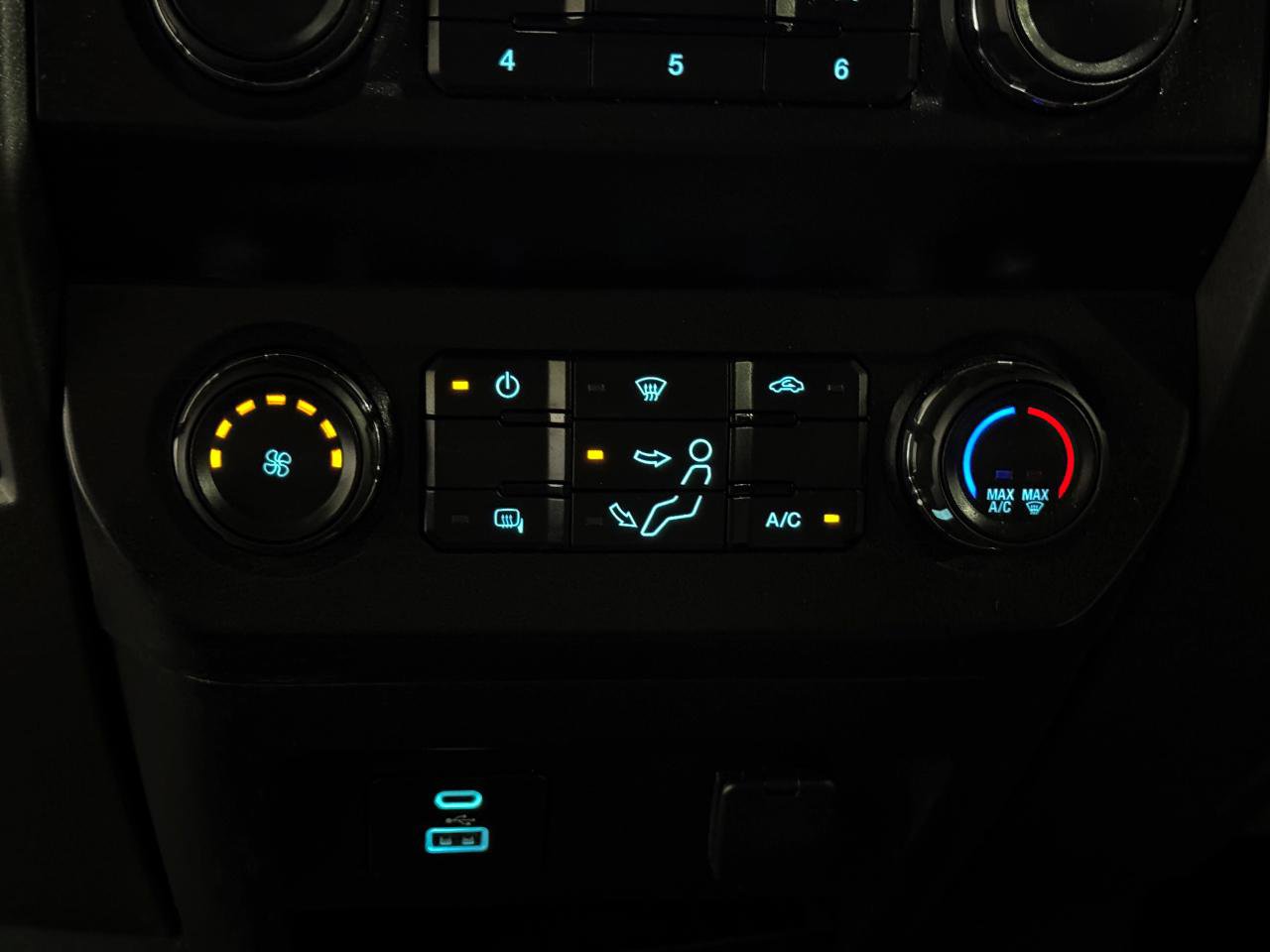 Used 2022 Ford F250 XL w/ Power Equipment Group AWD/4WD image 31
