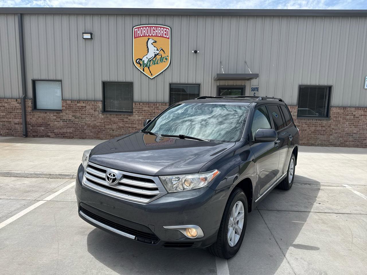 Used 2012 Toyota Highlander SE FWD image 3