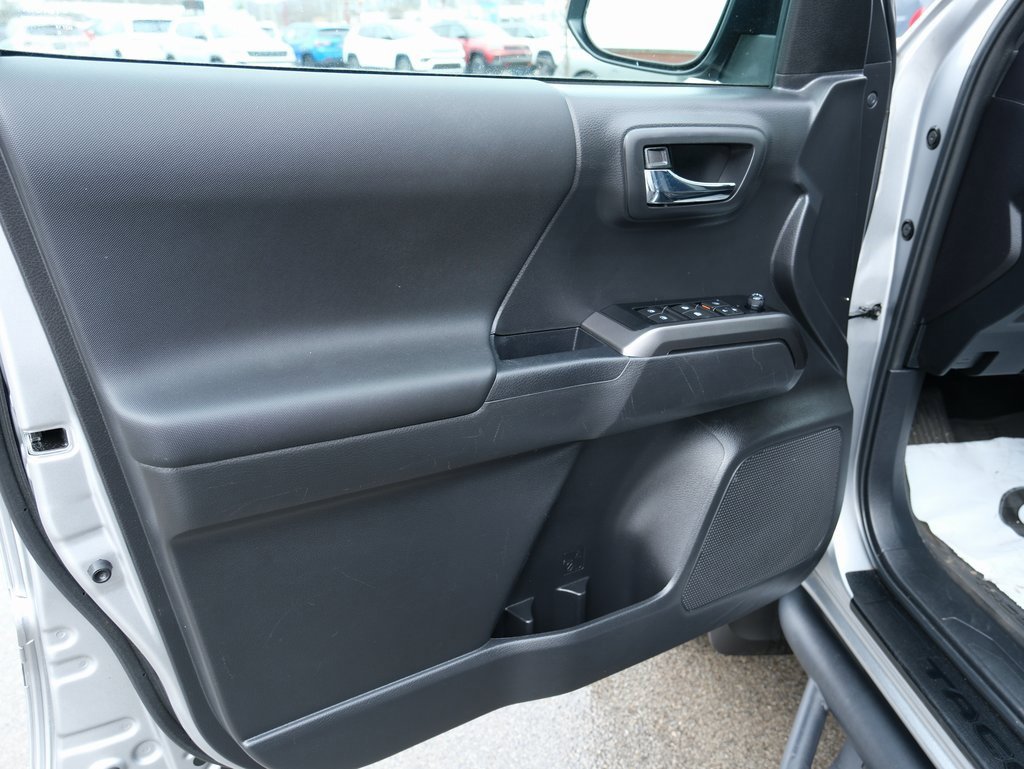 Used 2023 Toyota Tacoma TRD Sport w/ Advanced Technology Package image 15