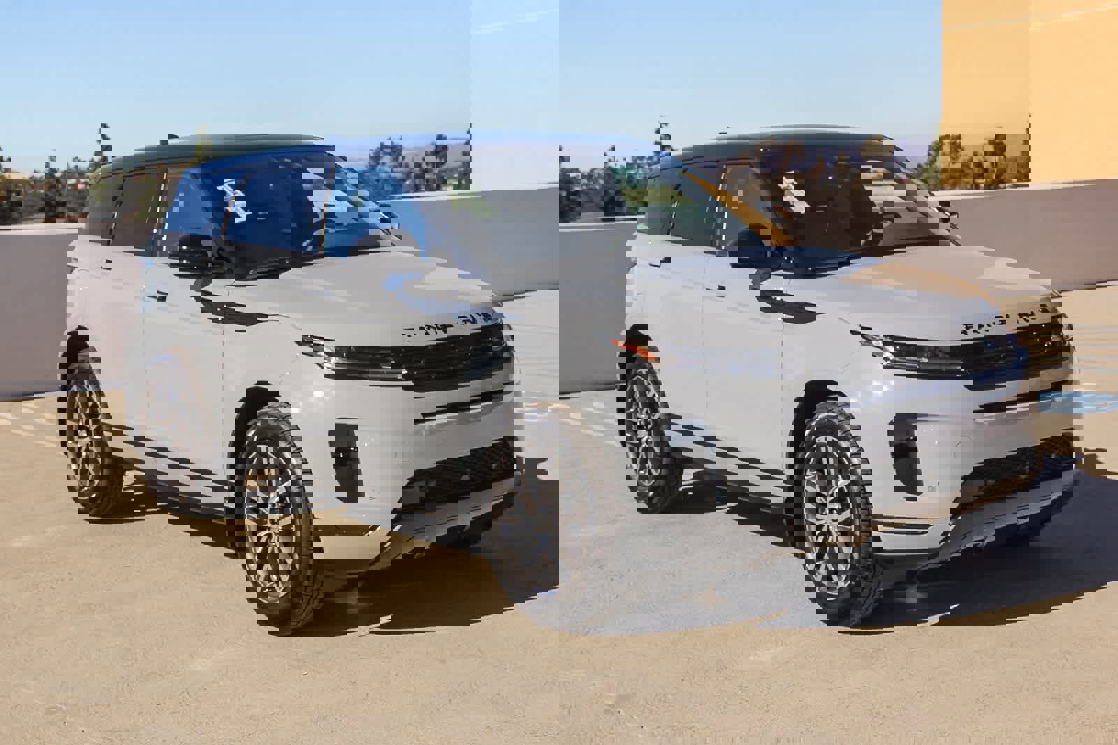 New 2026 Land Rover Range Rover Evoque S image 3