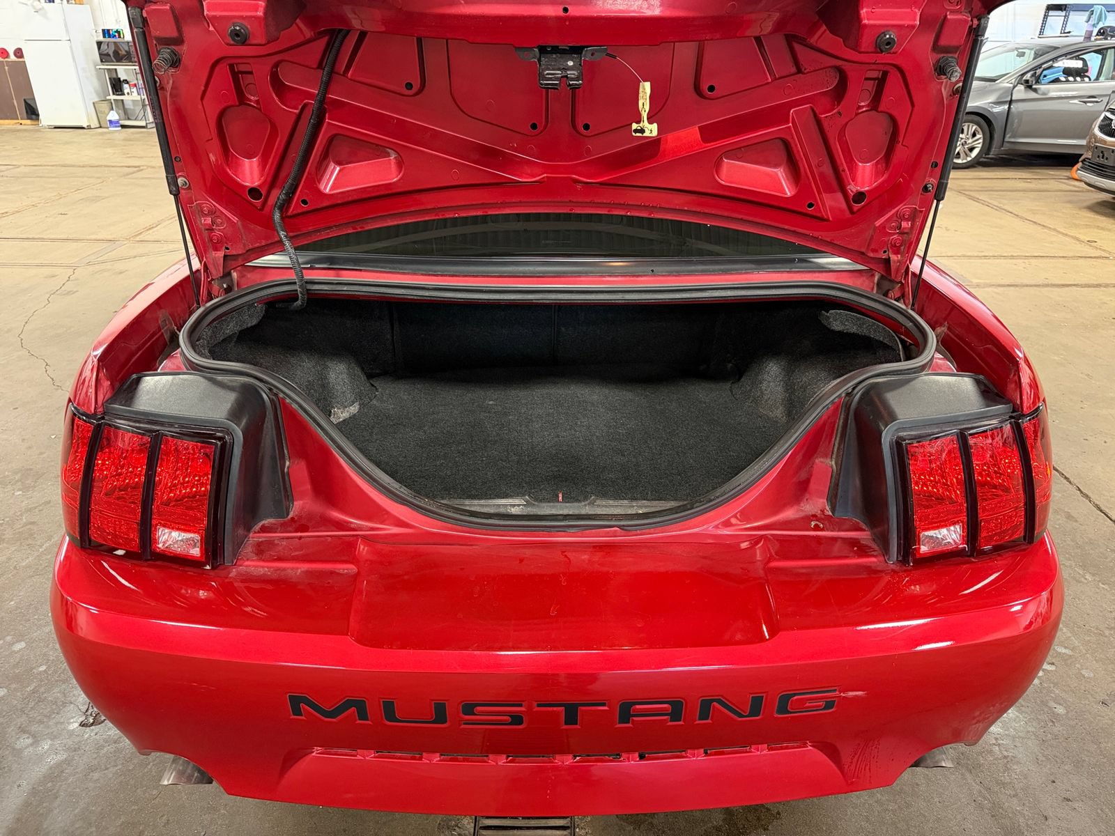 Used 2000 Ford Mustang GT RWD image 24