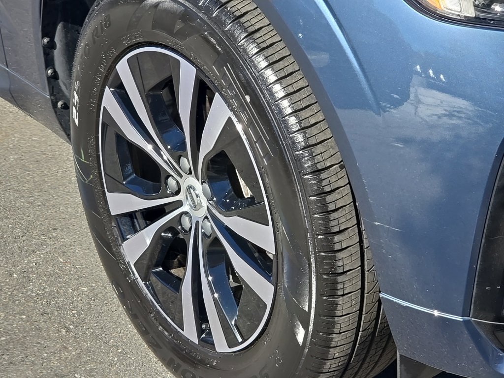 Certified 2024 Volvo XC60 B5 Core w/ Climate Package AWD/4WD image 8