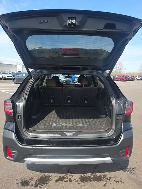 Used 2022 Subaru Outback Touring XT w/ Popular Package #2 image 7