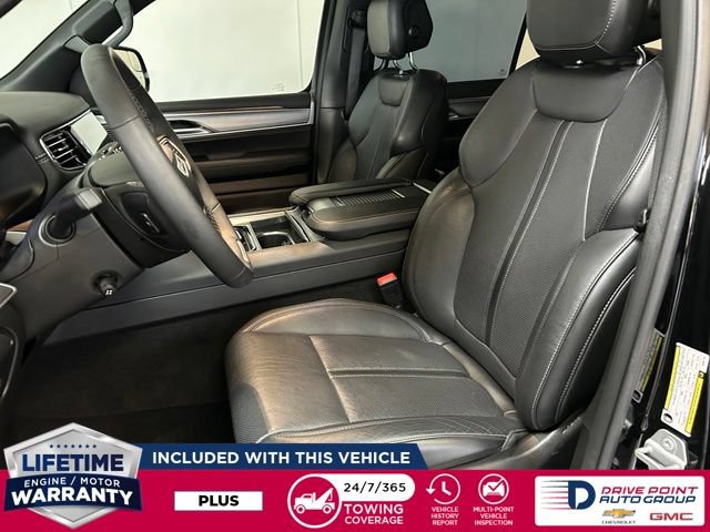 Used 2025 Jeep Wagoneer Series II AWD/4WD image 15