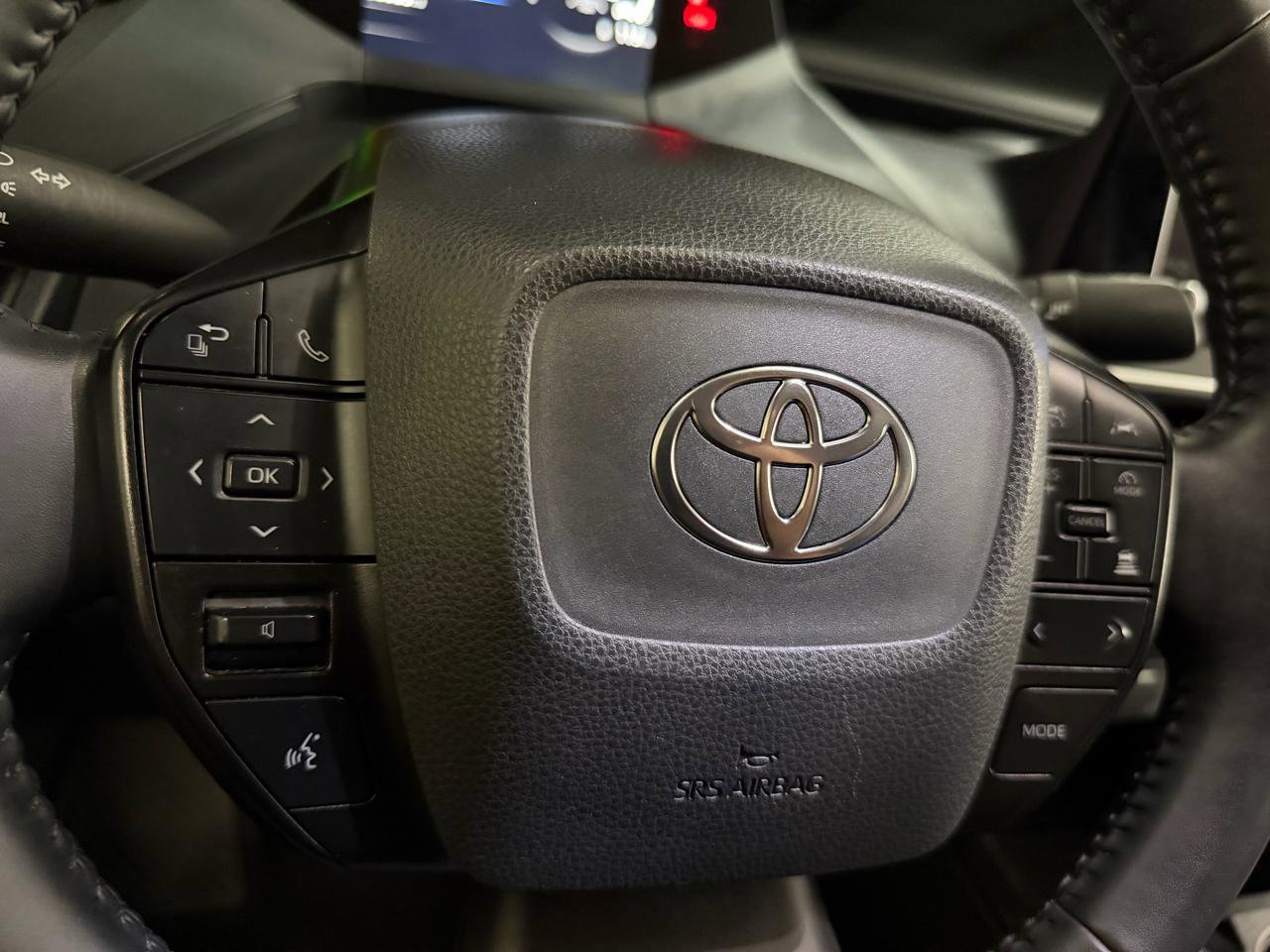 Used 2023 Toyota Prius LE AWD/4WD image 18