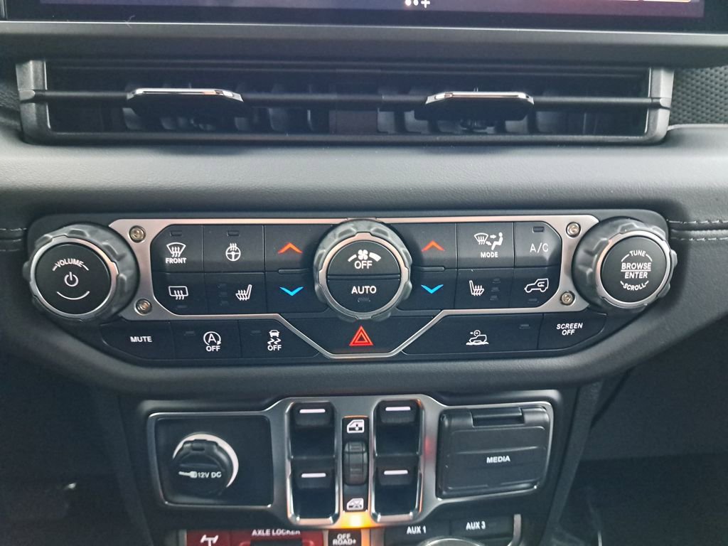 Used 2025 Jeep Gladiator Mojave w/ Convenience Group image 25