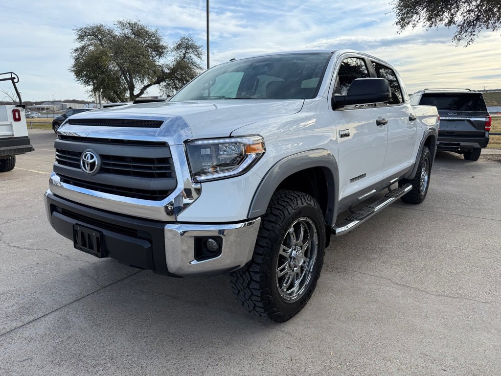 Used 2015 Toyota Tundra SR5 w/ SR5 Upgrade Package image 3