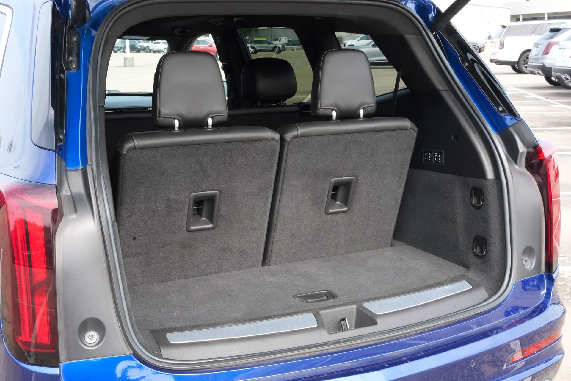 Used 2023 Cadillac XT6 Premium Luxury image 24