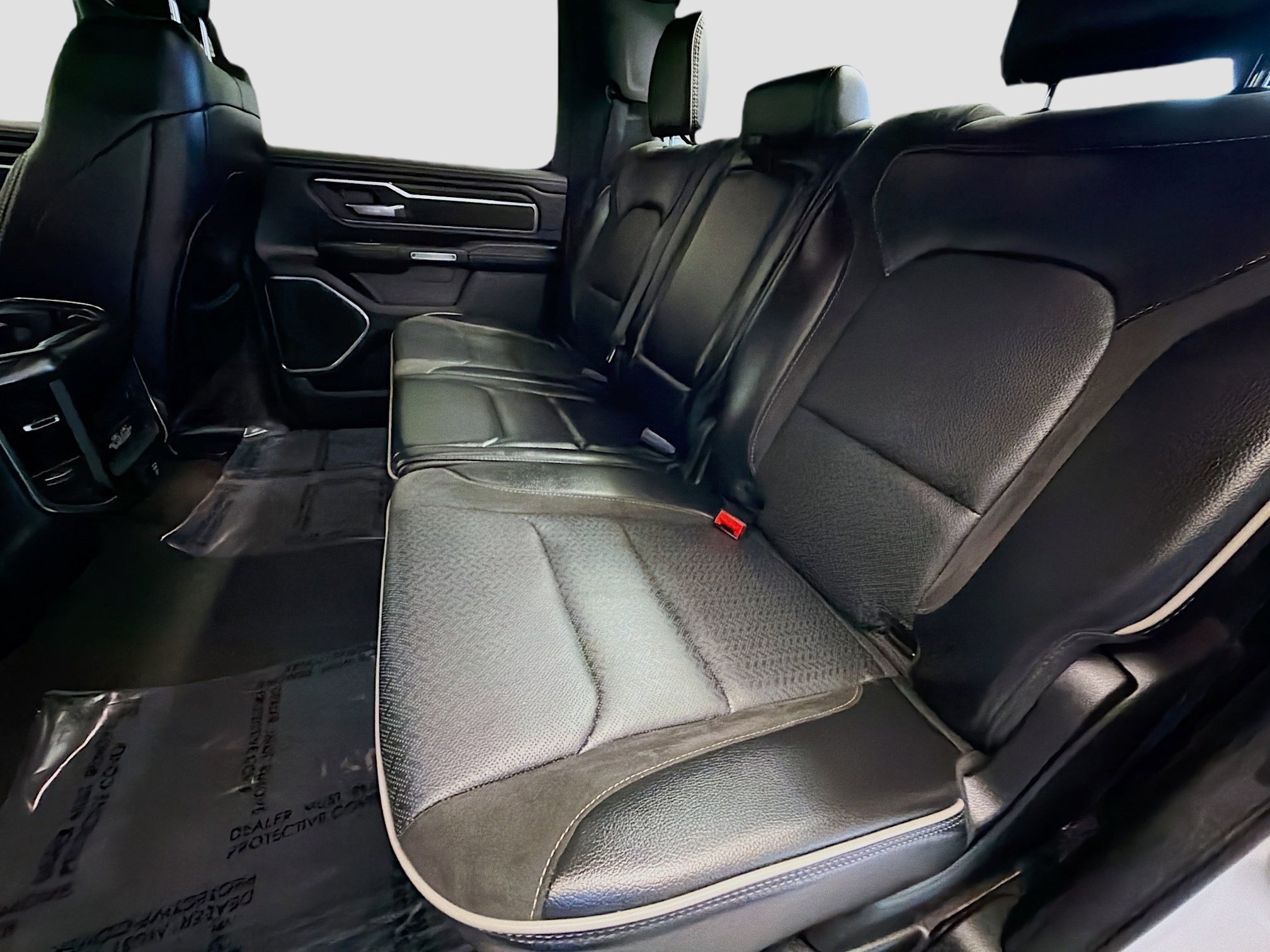 Used 2024 RAM 1500 Laramie AWD/4WD image 13