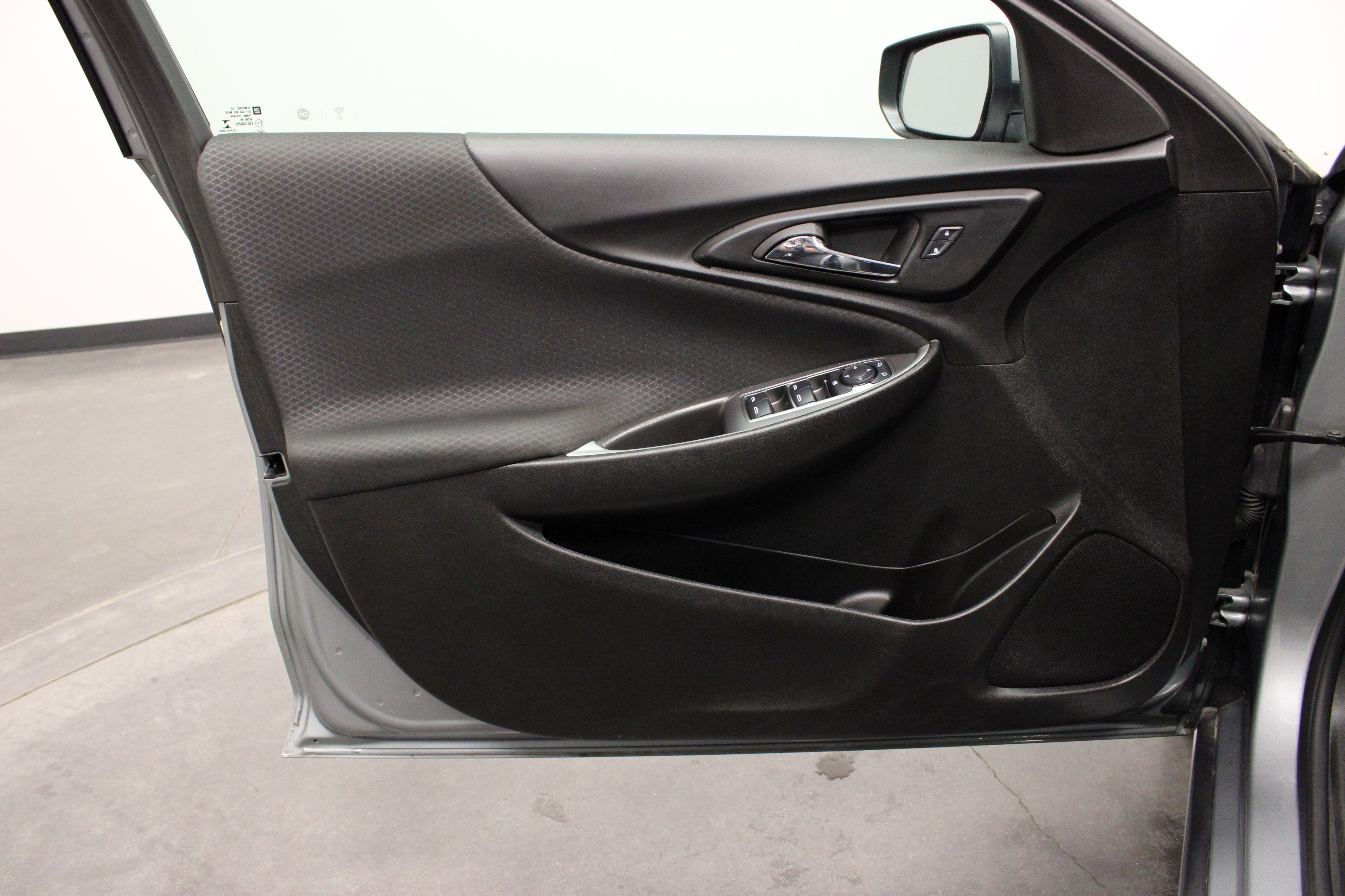 Used 2025 Chevrolet Malibu LT FWD image 10