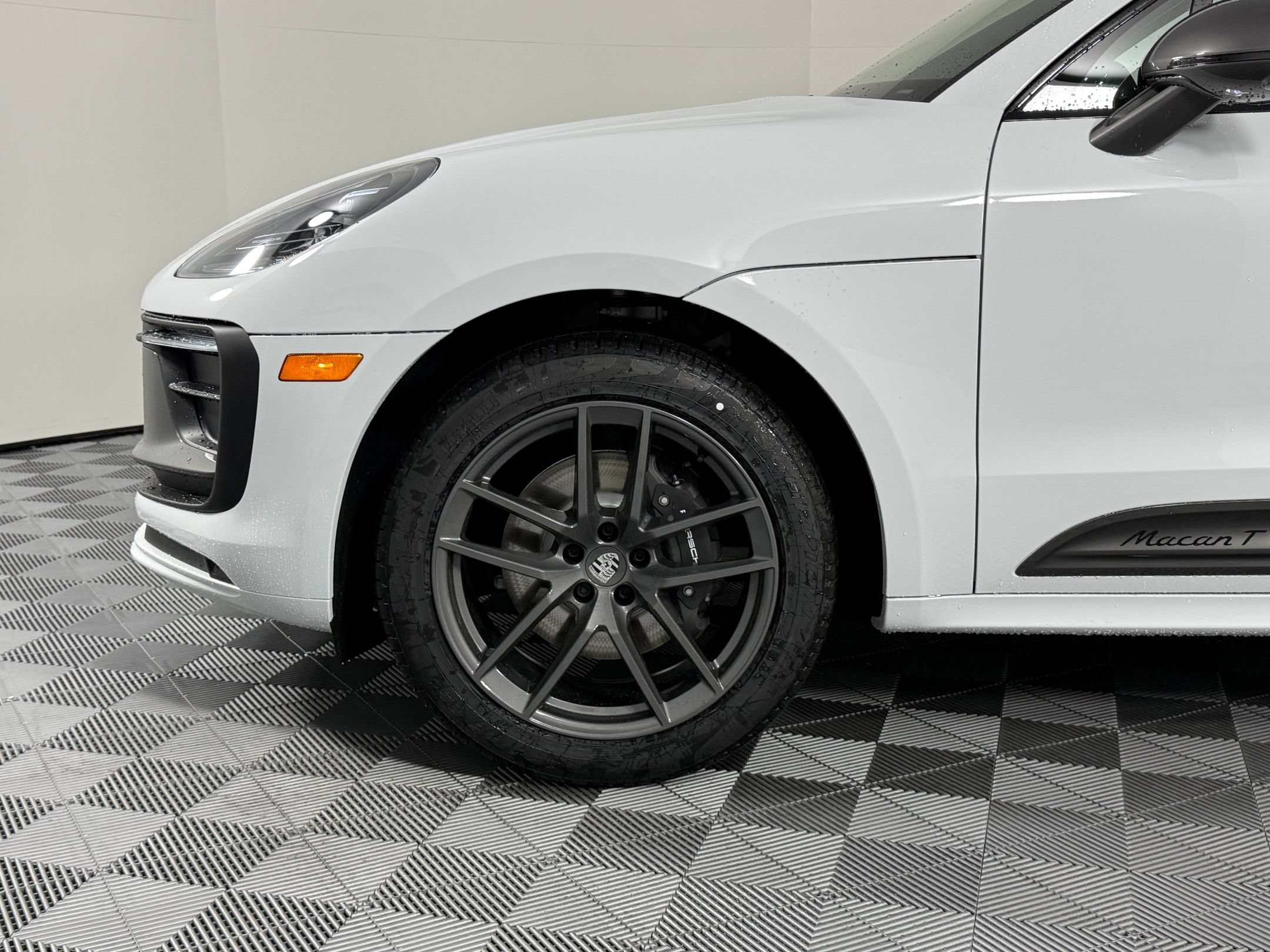 New 2026 Porsche Macan AWD/4WD image 13