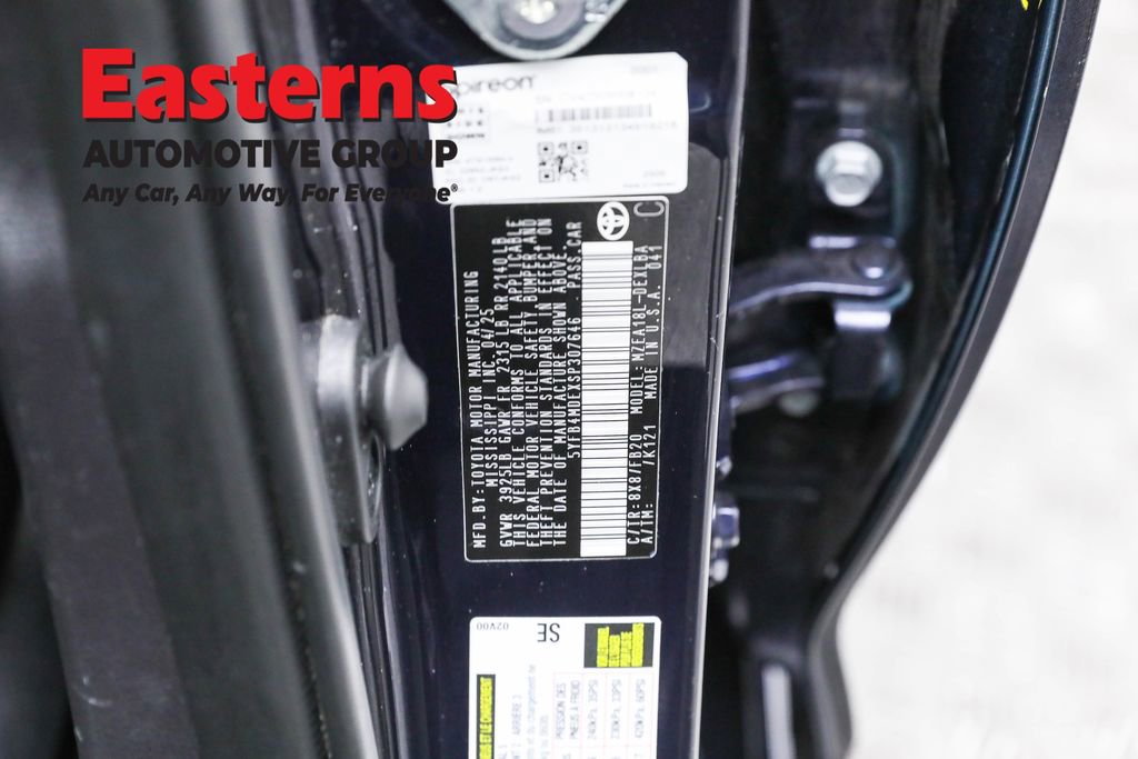 Used 2025 Toyota Corolla LE image 33