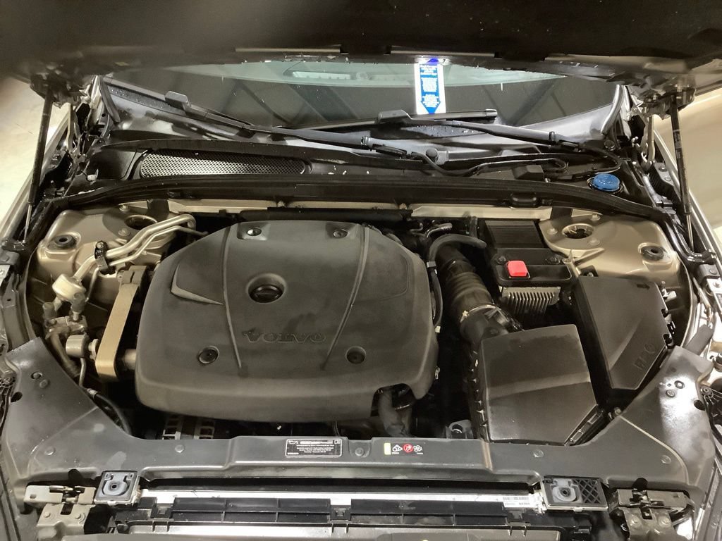 Used 2020 Volvo S60 T6 Momentum AWD/4WD image 17