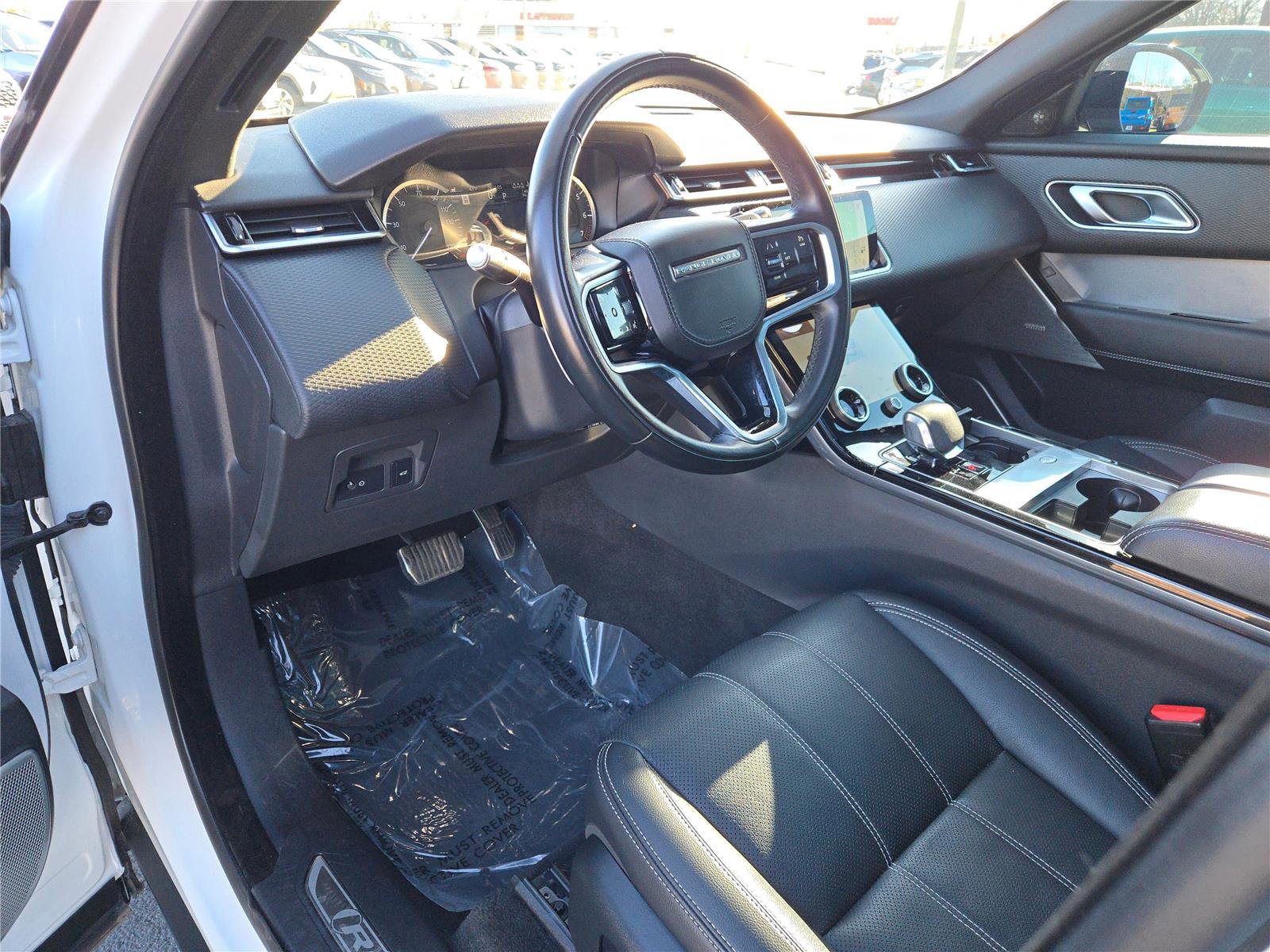 Used 2021 Land Rover Range Rover Velar R-Dynamic S image 23