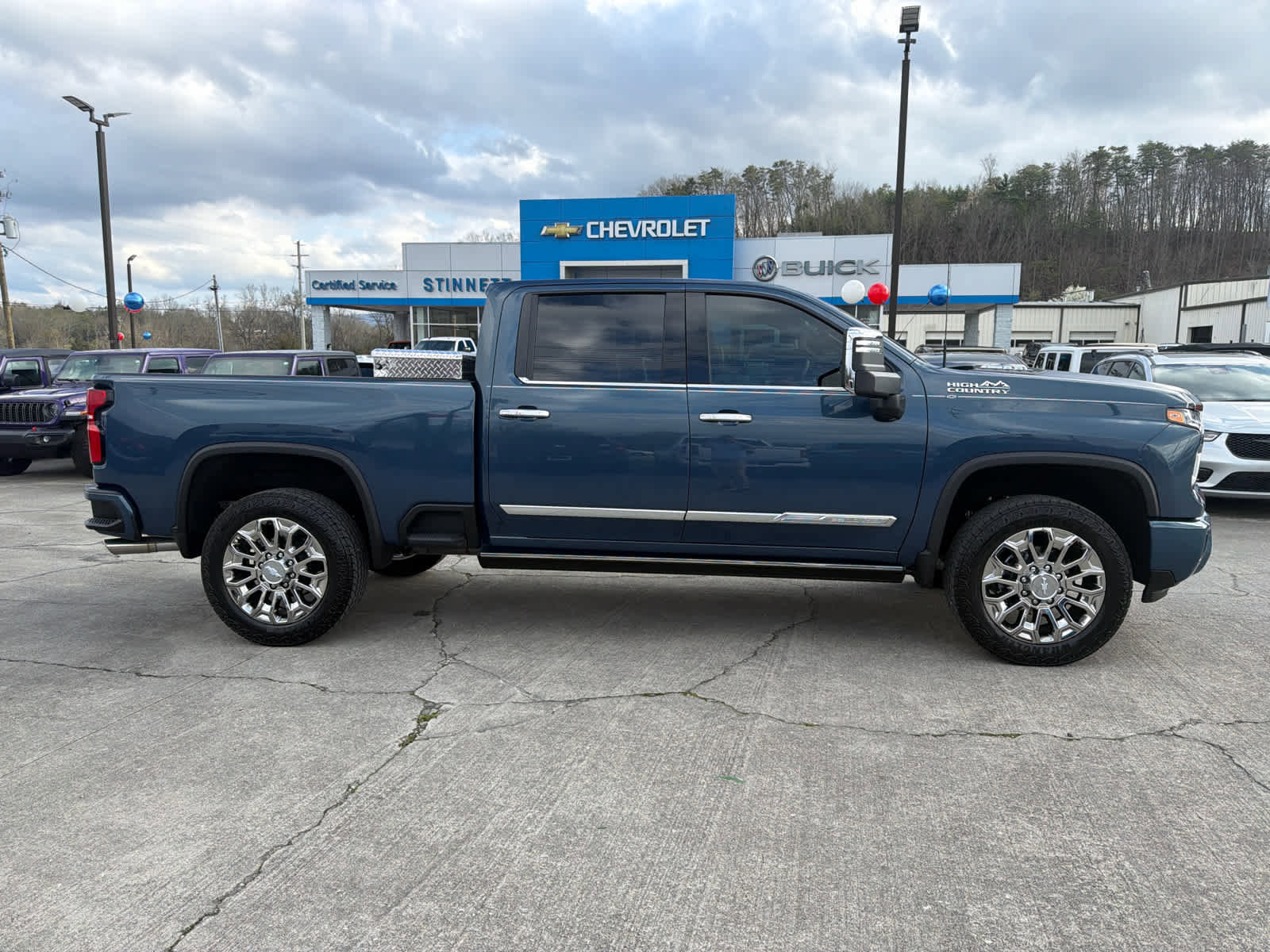 Used 2025 Chevrolet Silverado 2500 High Country w/ Technology Package image 2