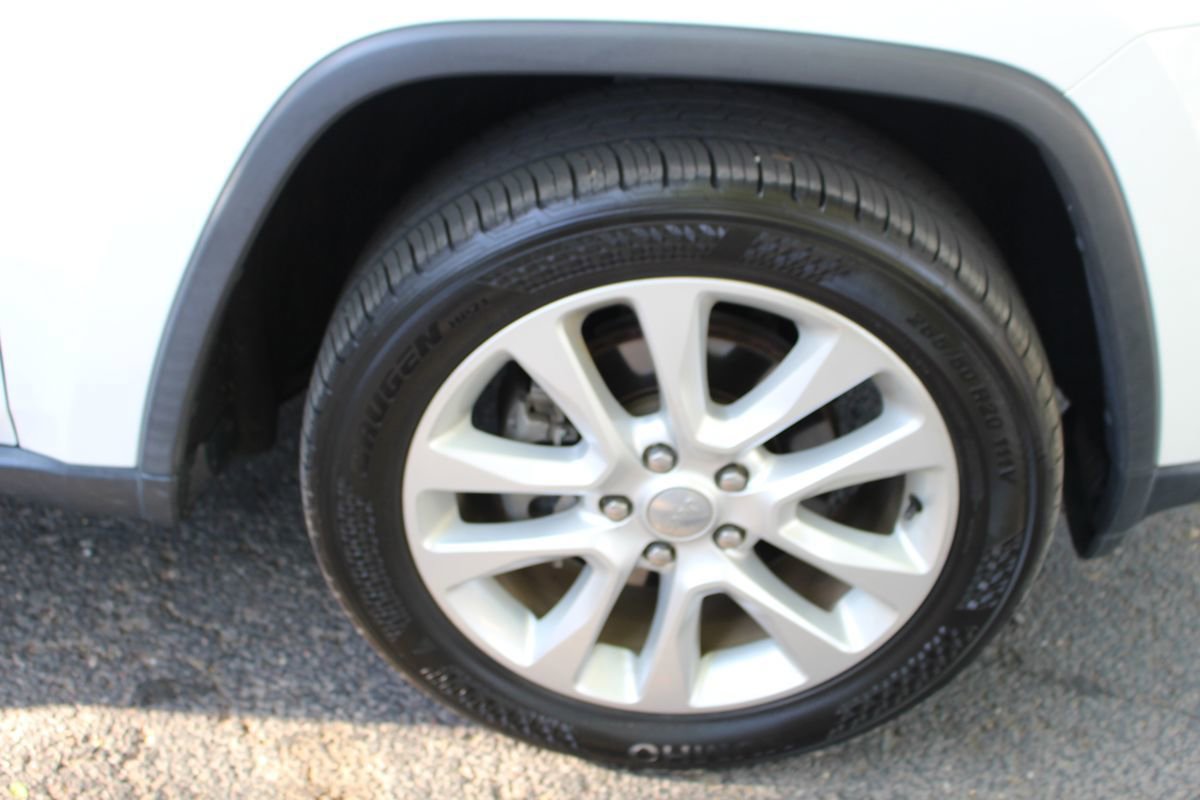 Used 2017 Jeep Grand Cherokee Limited RWD image 48