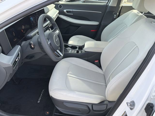 Certified 2025 Hyundai Sonata SE image 9