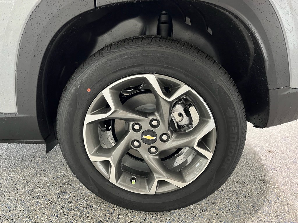 Used 2026 Chevrolet Trax LT FWD image 35