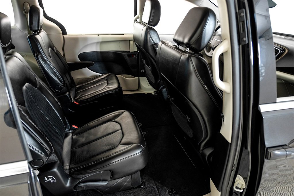 Used 2020 Chrysler Voyager Lxi image 35